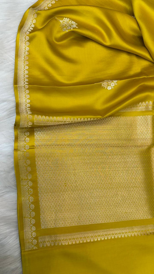 Pure Mashru Silk Small Zari Border Boota Saree