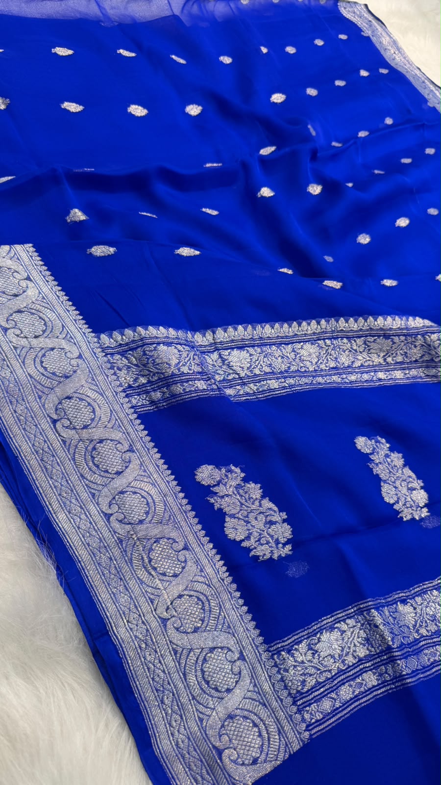 Handloom Pure Chiffon Kadhua Buti Border Saree