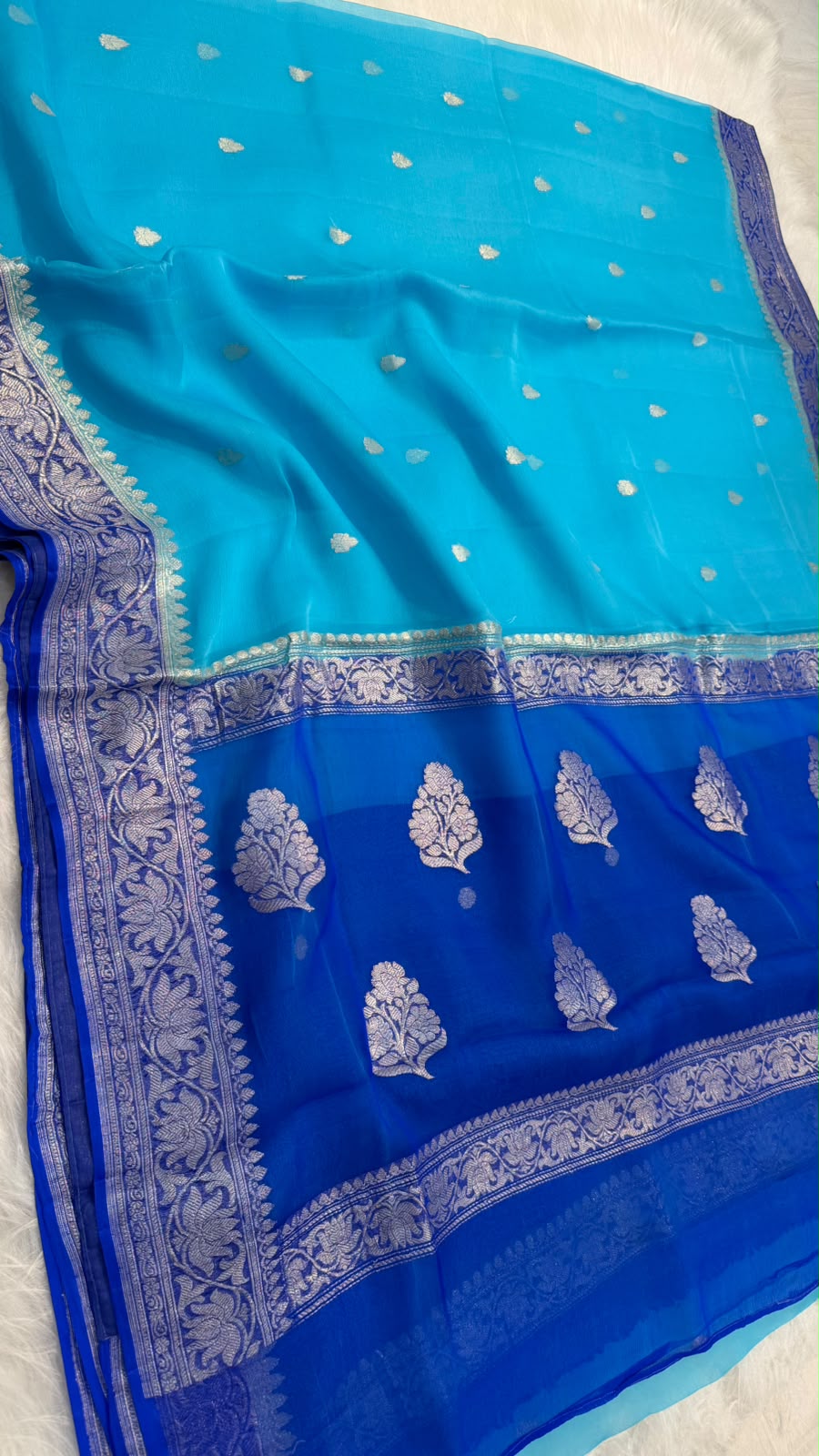 Handloom Pure Chiffon Kadhua Buti Border Saree