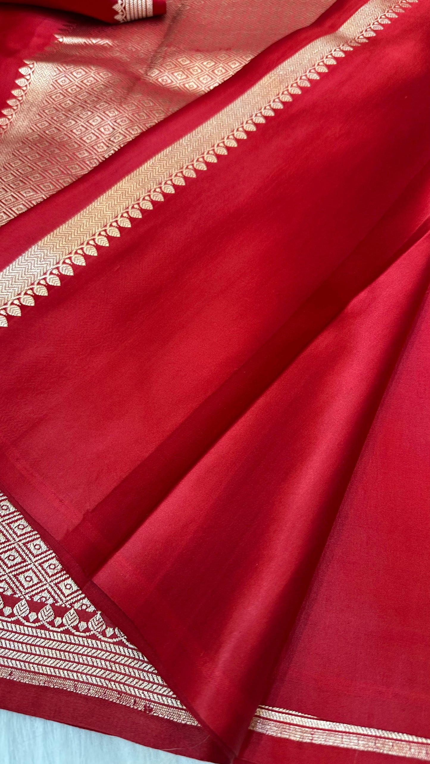 Red Mashru Silk Zari Border Pallu Banarasi Saree