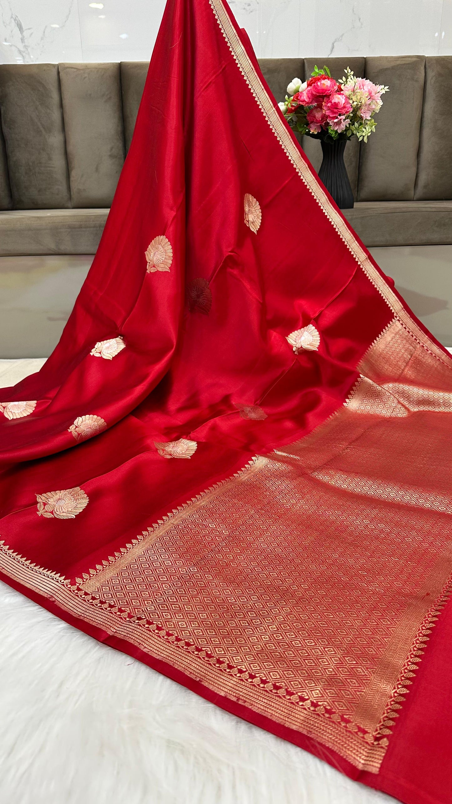 Red Mashru Silk Zari Border Pallu Banarasi Saree