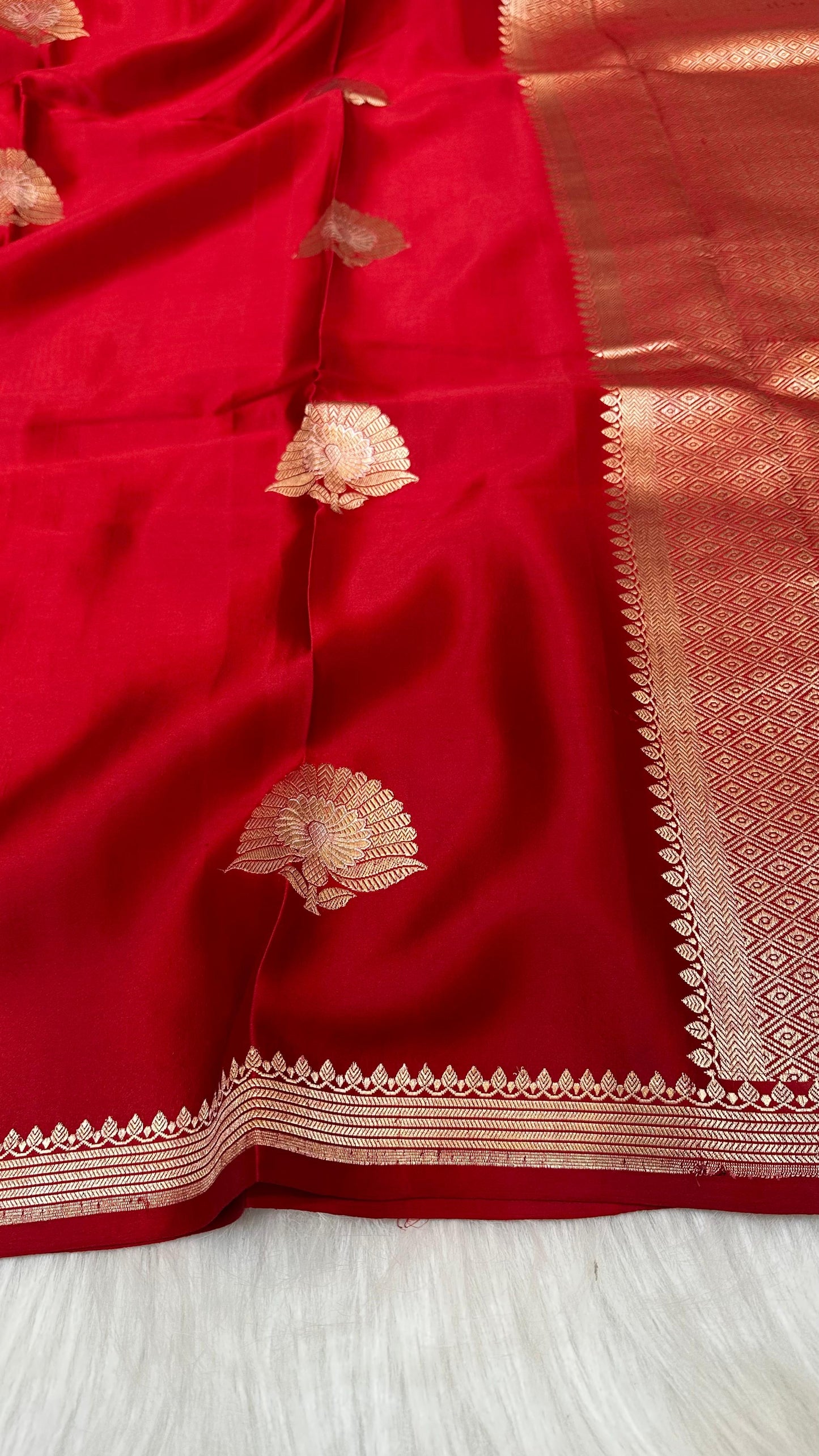 Red Mashru Silk Zari Border Pallu Banarasi Saree
