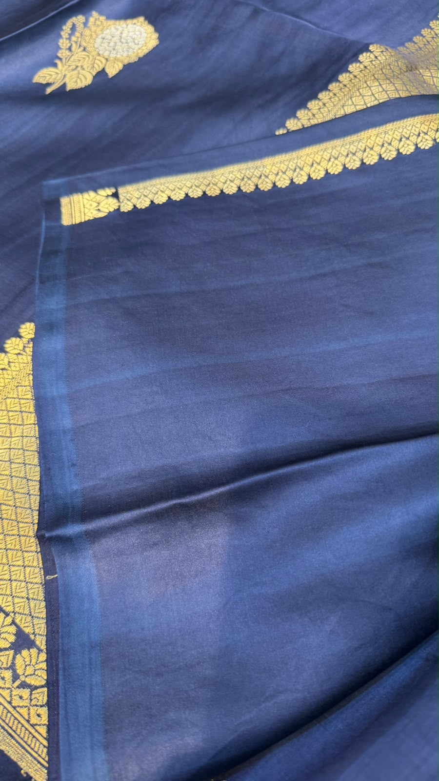 Handwoven Pure Mashru Silk Saree