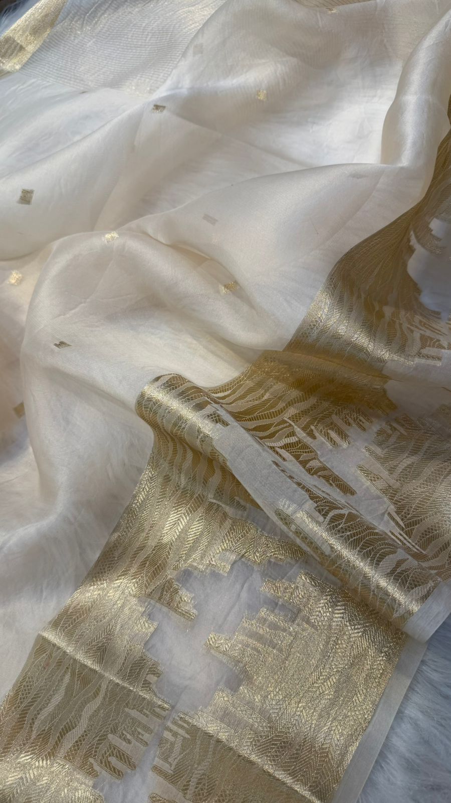 Pure Organza Silk Zari Buti Saree