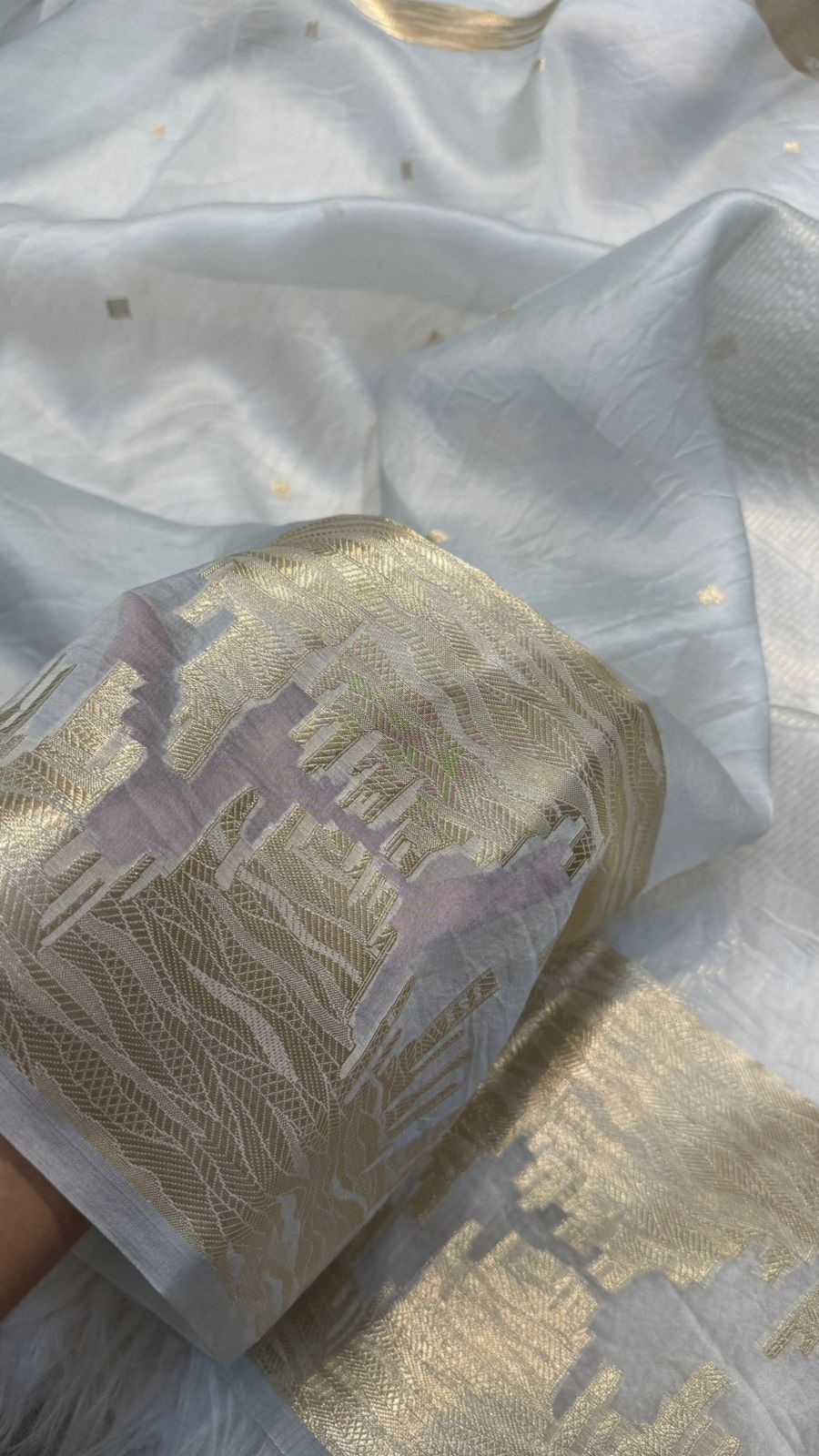 Pure Organza Silk Zari Buti Saree