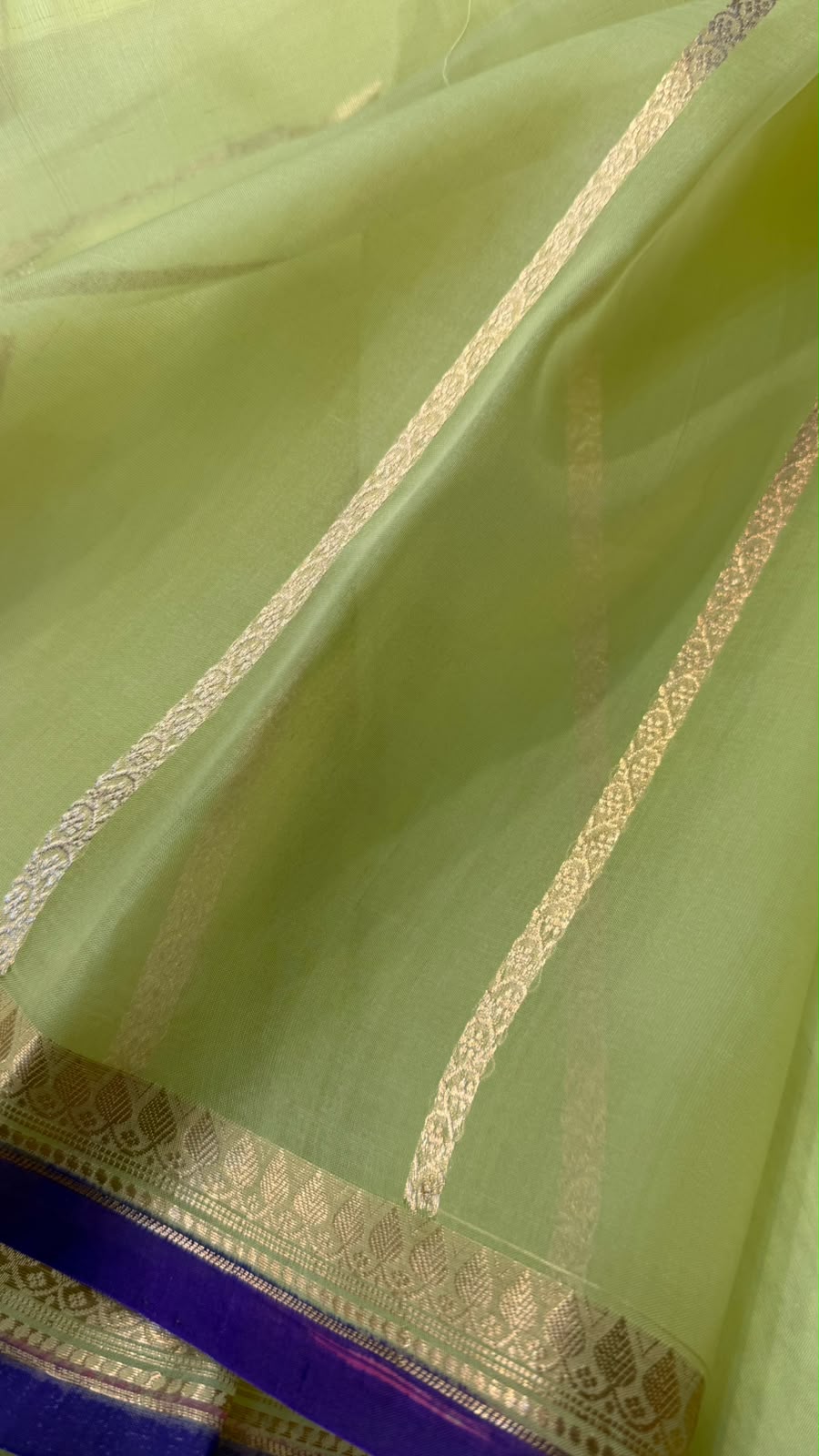 Handwoven Pure Organza Kadhua Buti Contrast Bewar Saree