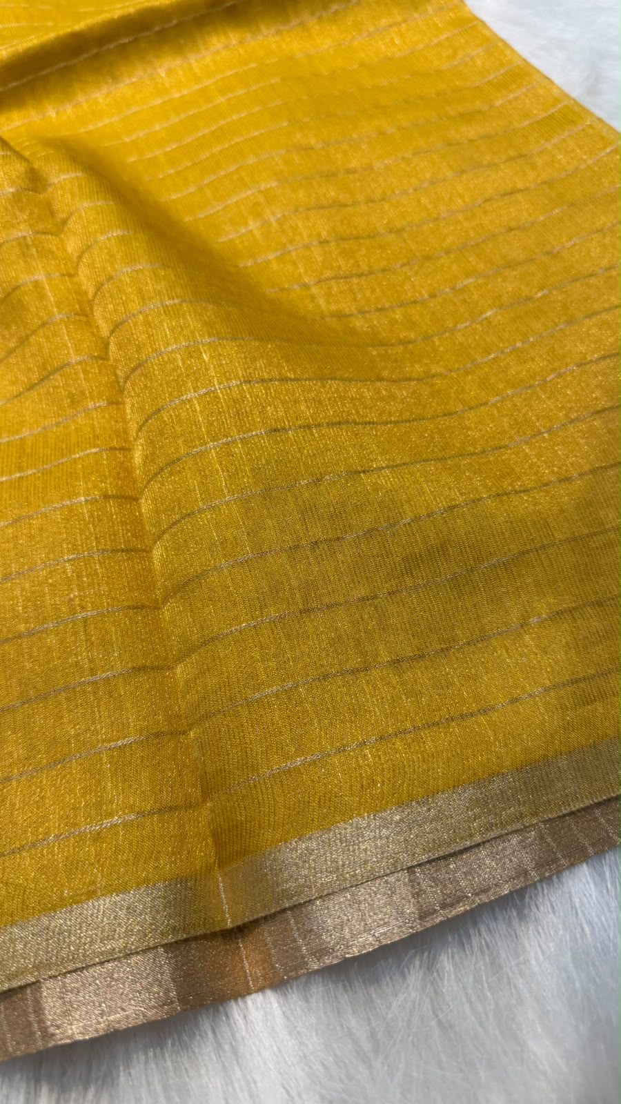 Pure Banarasi Checks Tissue Silk Munga Pallu Lace Border Saree