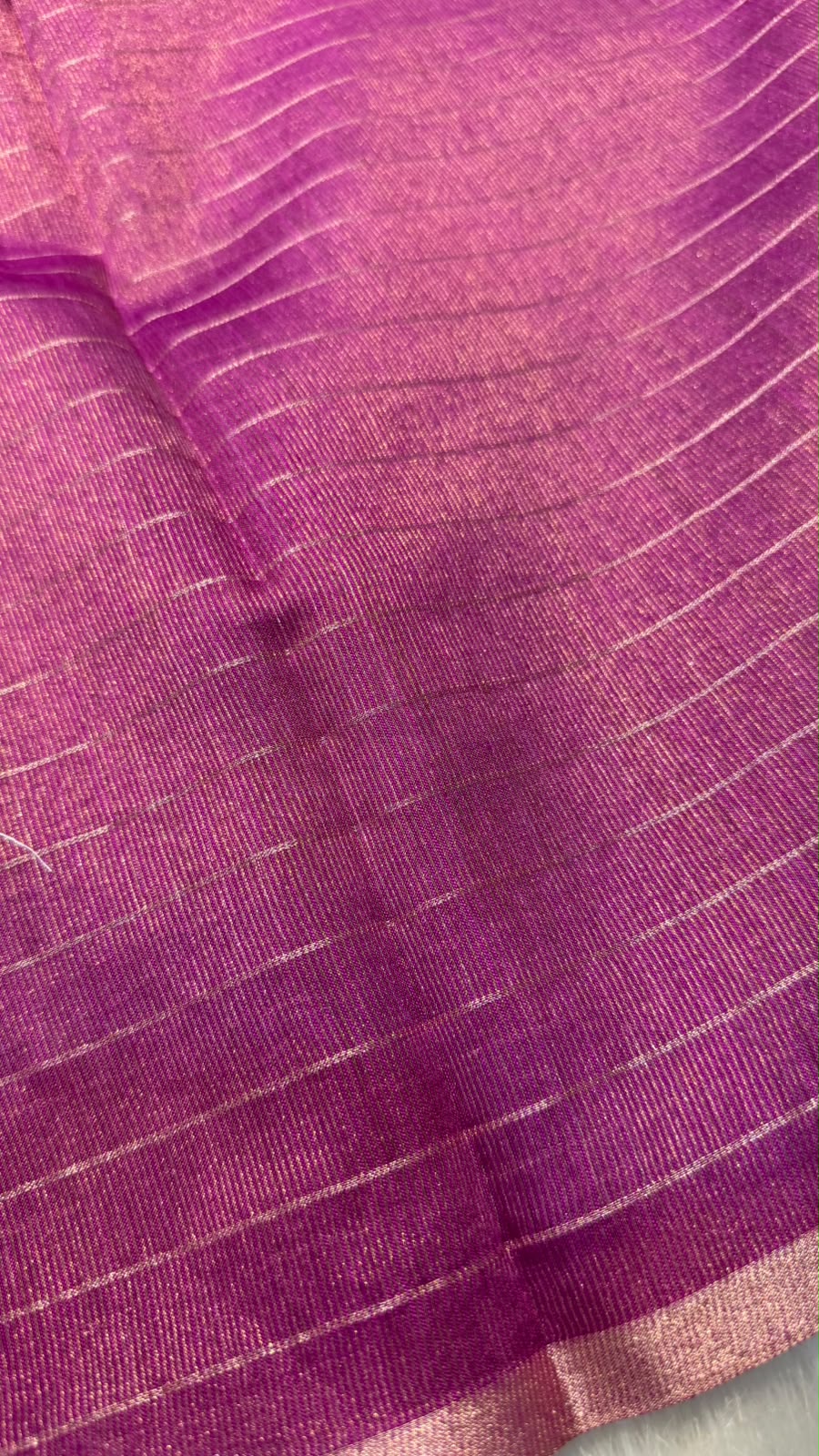 Pure Banarasi Checks Tissue Silk Munga Pallu Lace Border Saree