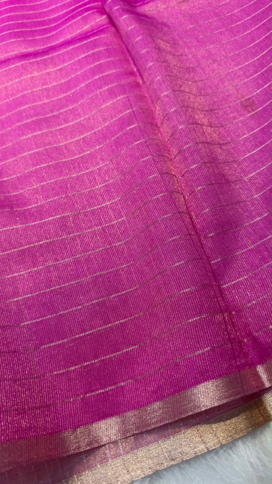 Pure Banarasi Checks Tissue Silk Munga Pallu Lace Border Saree
