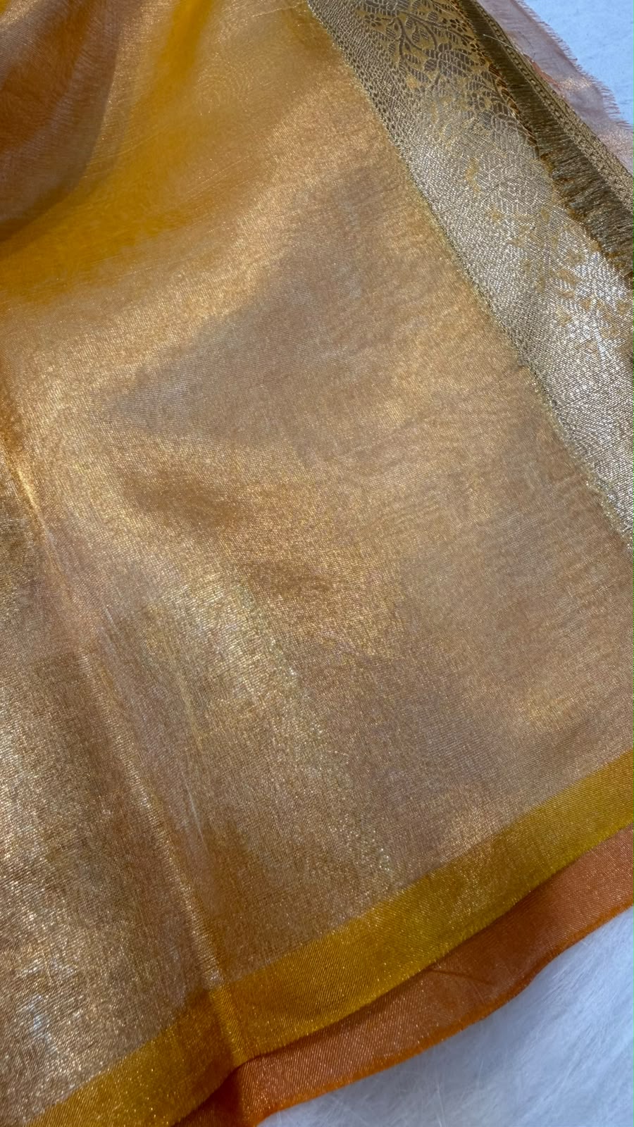 Pure Banarasi Tissue Silk Gold/Silver Zari Buta Shaded Saree