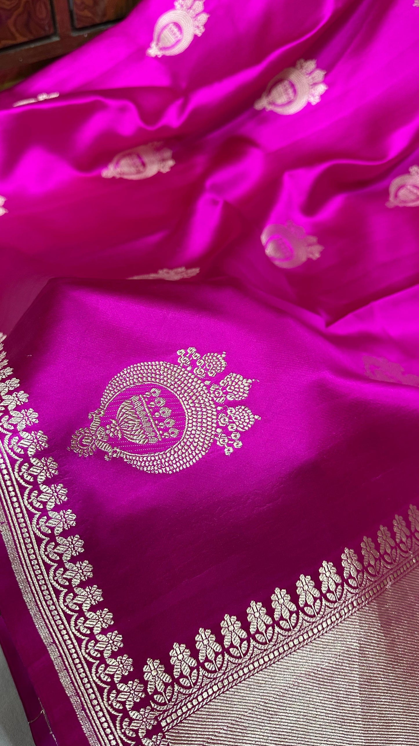 Handloom Pure Mashru Silk Kaduwa Buta Saree