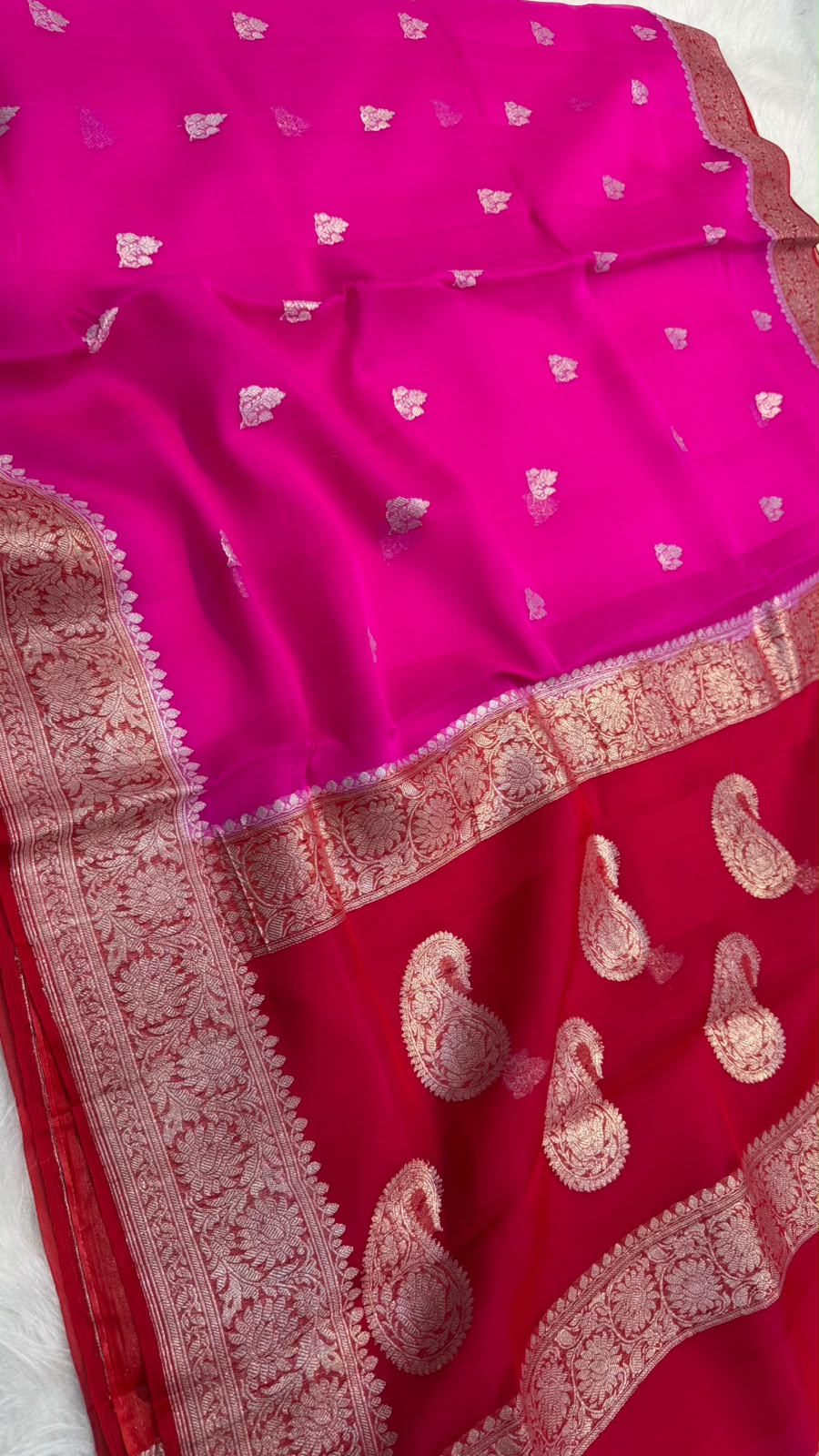 Handloom Pure Chiffon Kadhua Buti Border Saree