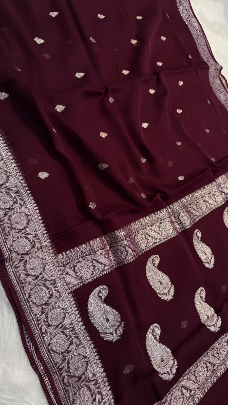 Handloom Pure Chiffon Kadhua Buti Border Saree