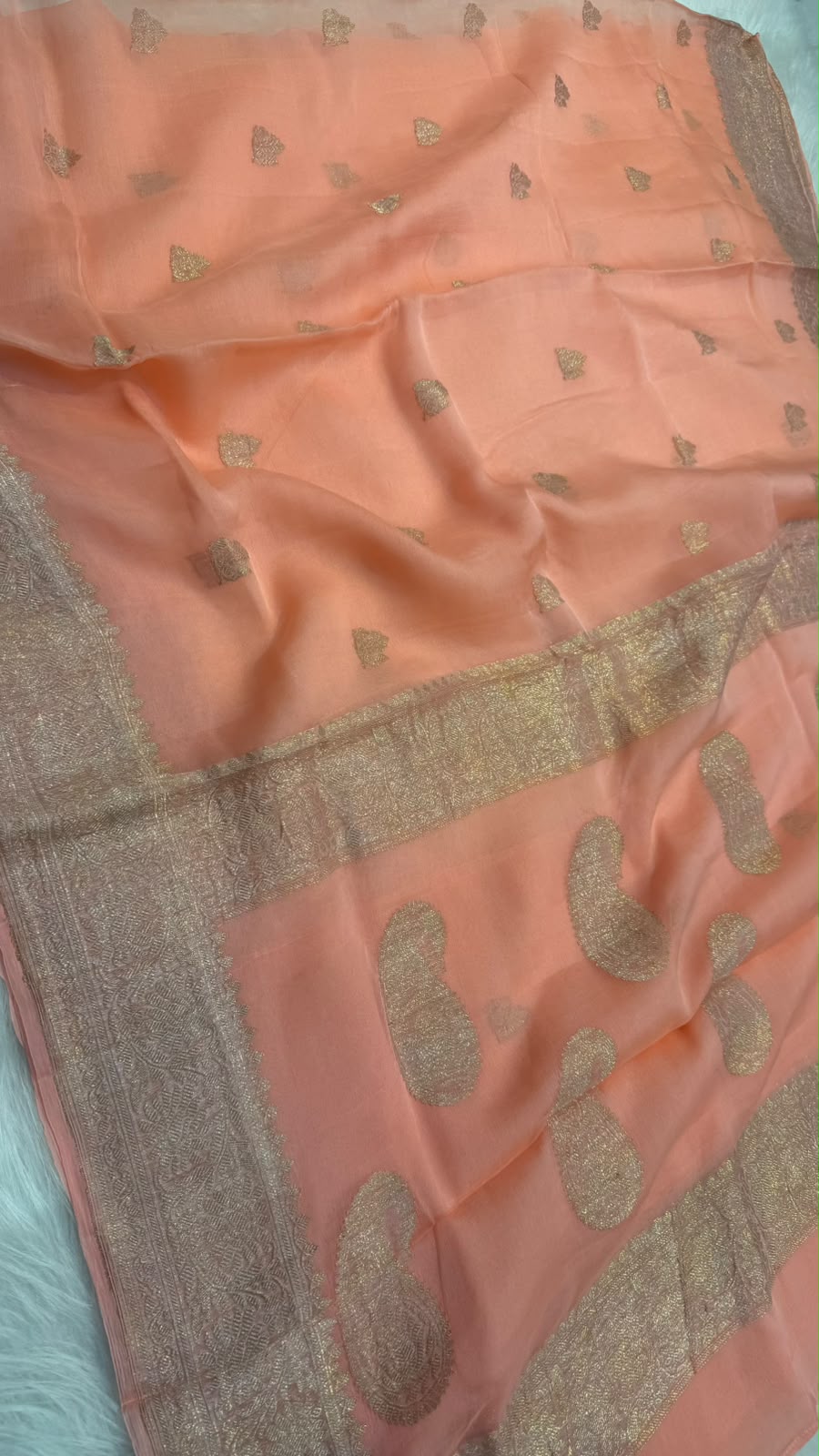 Handloom Pure Chiffon Kadhua Buti Border Saree
