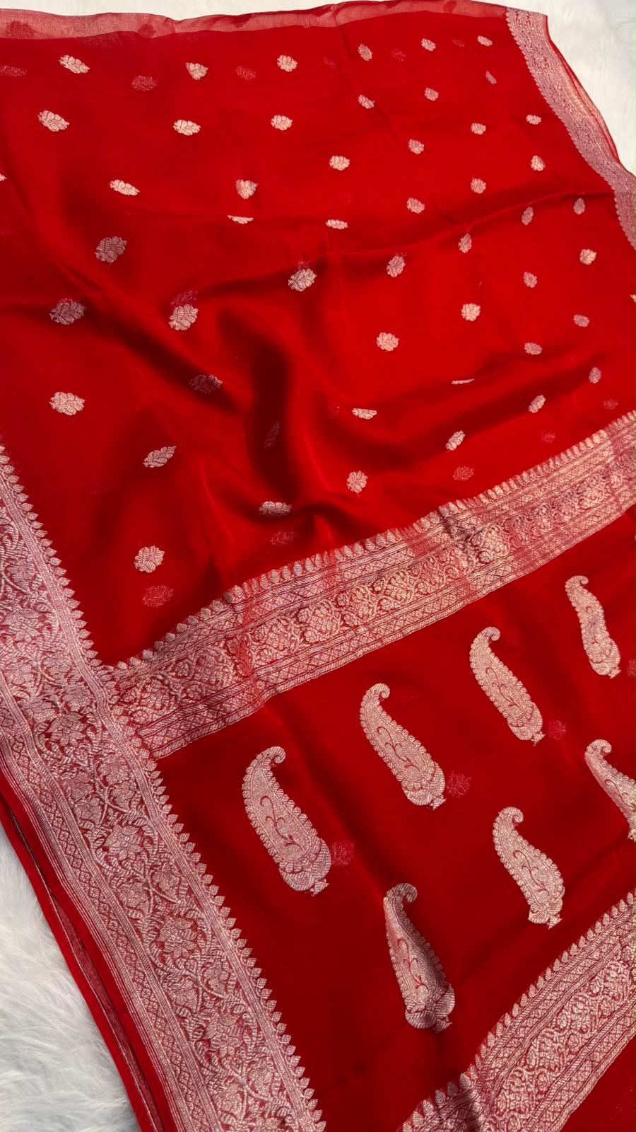 Handloom Pure Chiffon Kadhua Buti Border Saree