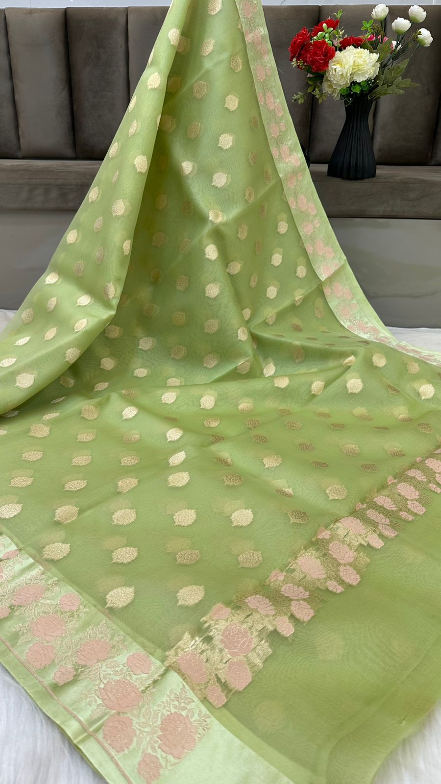 Handloom Pure Banarasi Organza Silk Mashru mina border saree