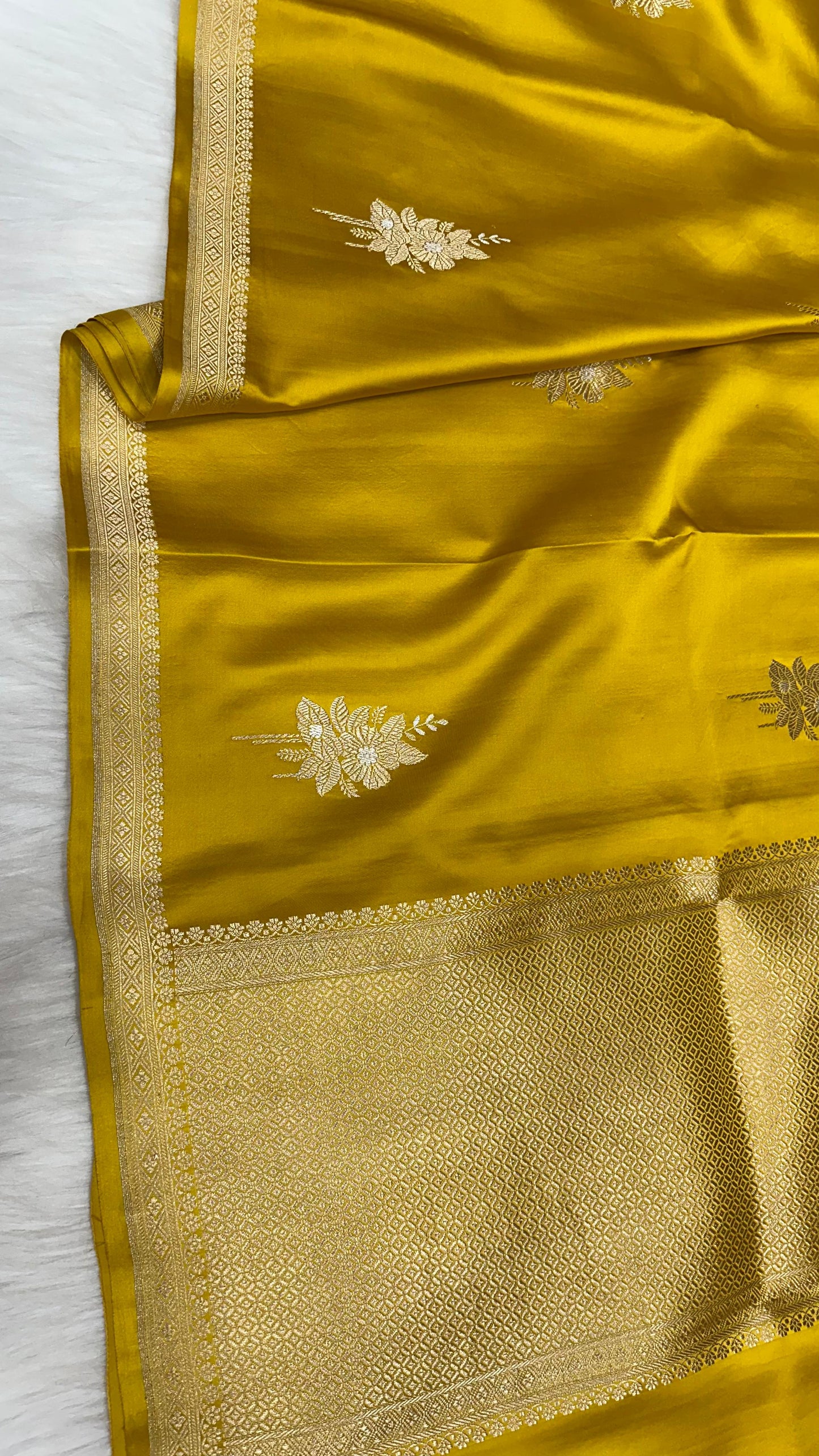 Yellow Gold pure silk handloom banarasi mashru saree