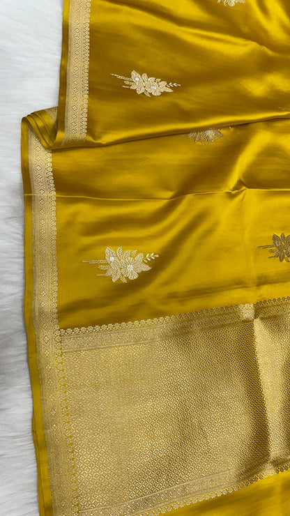 Yellow Gold pure silk handloom banarasi mashru saree