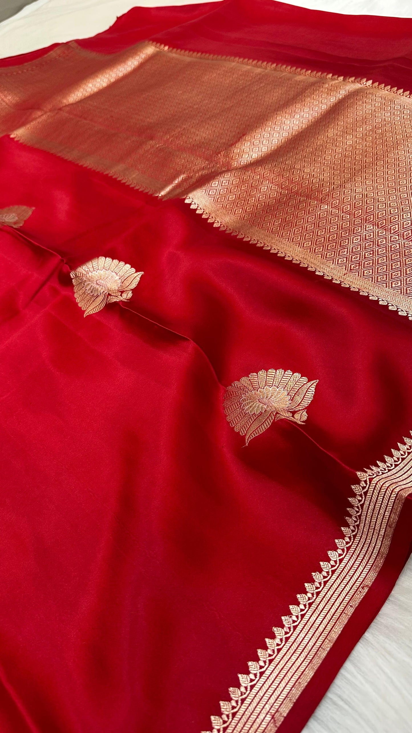 Red Mashru Silk Zari Border Pallu Banarasi Saree