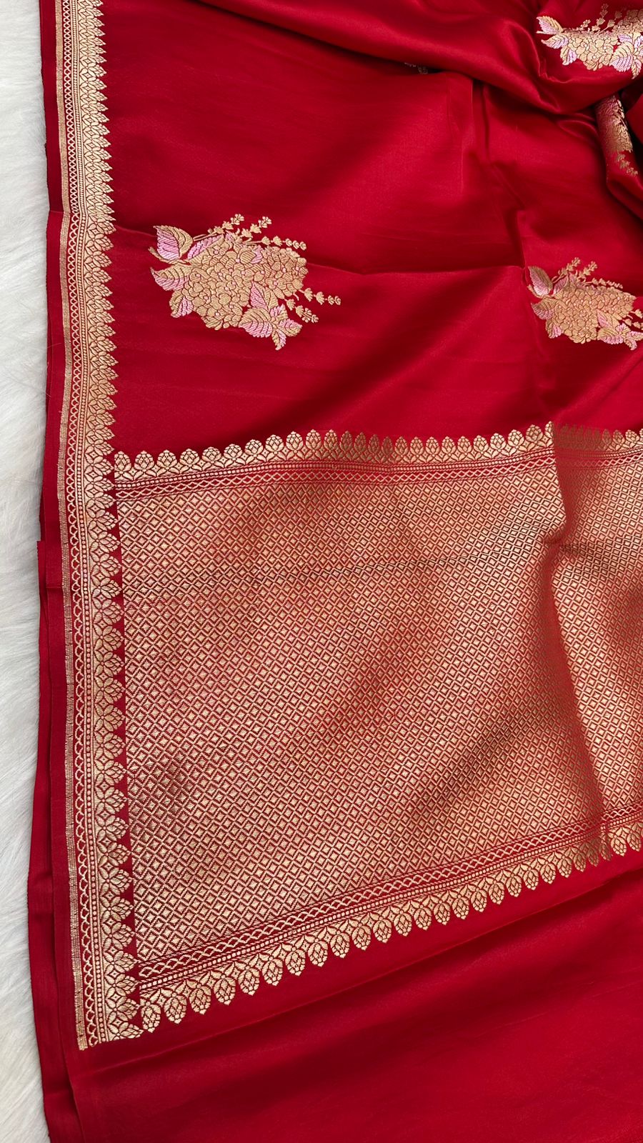 Red Mashru Silk Zari Border Aanchal Boota Saree