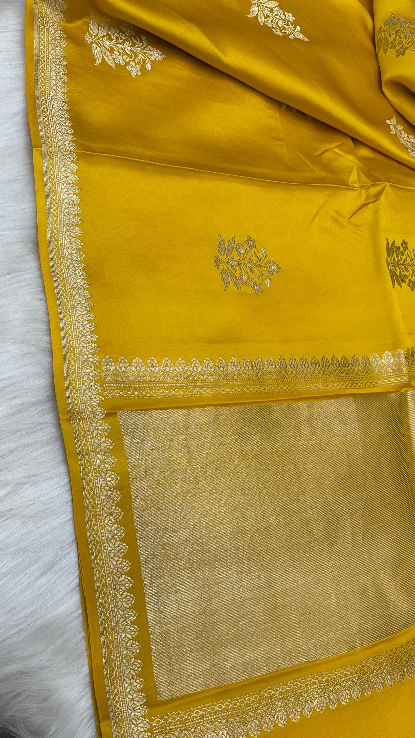 Yellow Mashru Silk Zari Border Aanchal Boota Saree