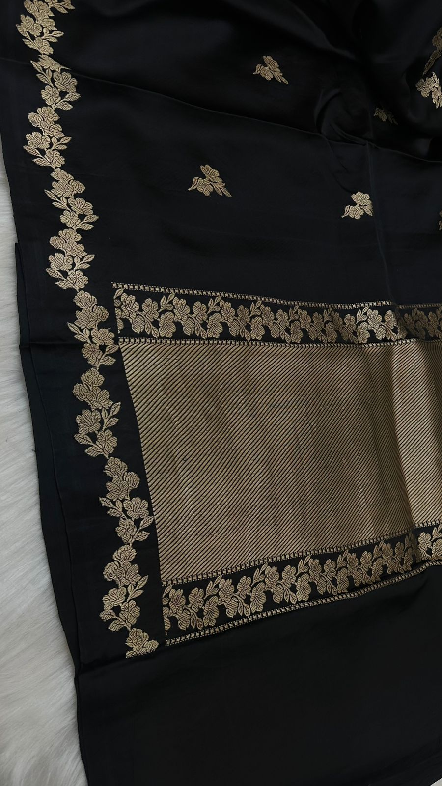 Black Mashru Silk Zari Border Aanchal Boota Saree