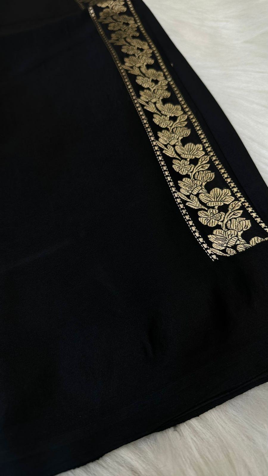 Black Mashru Silk Zari Border Aanchal Boota Saree