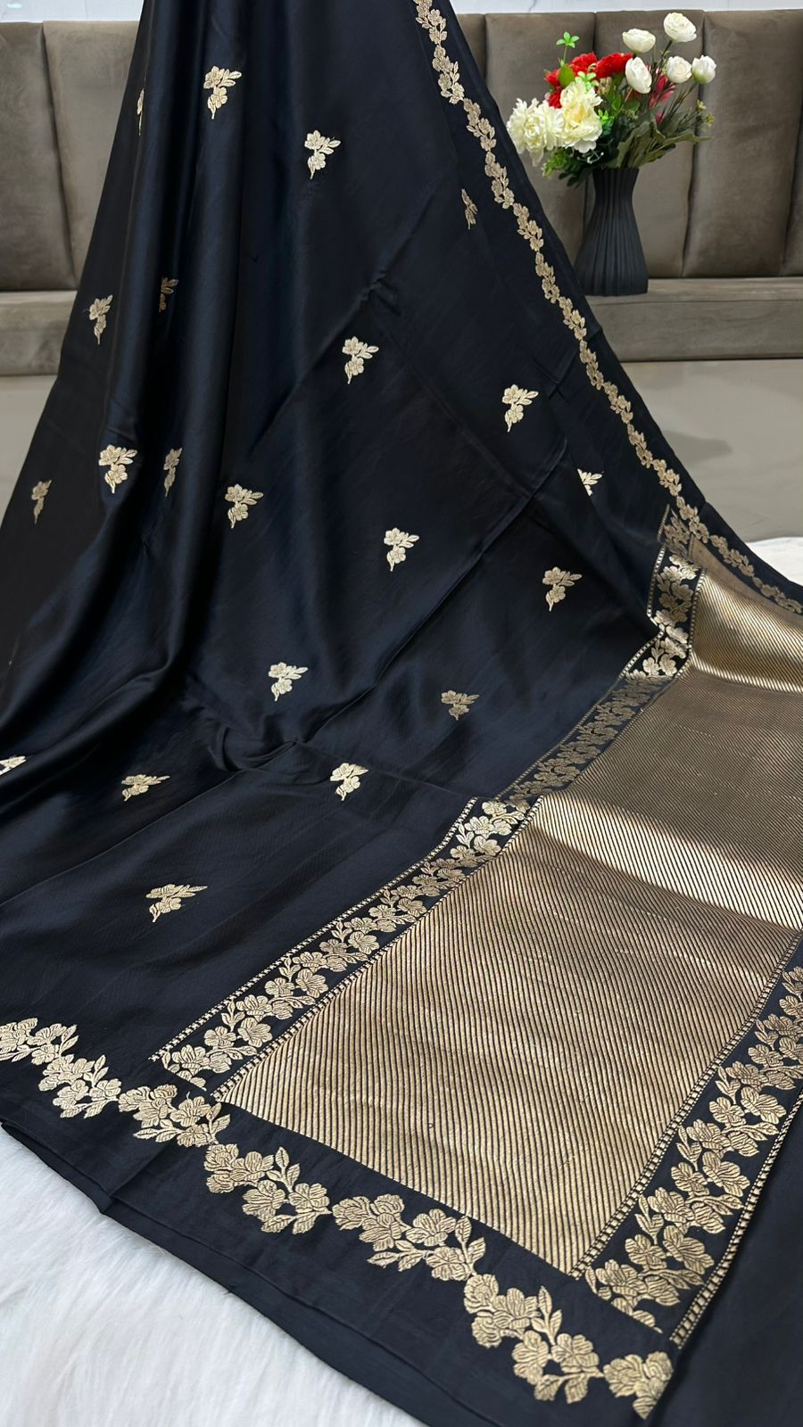 Black Mashru Silk Zari Border Aanchal Boota Saree