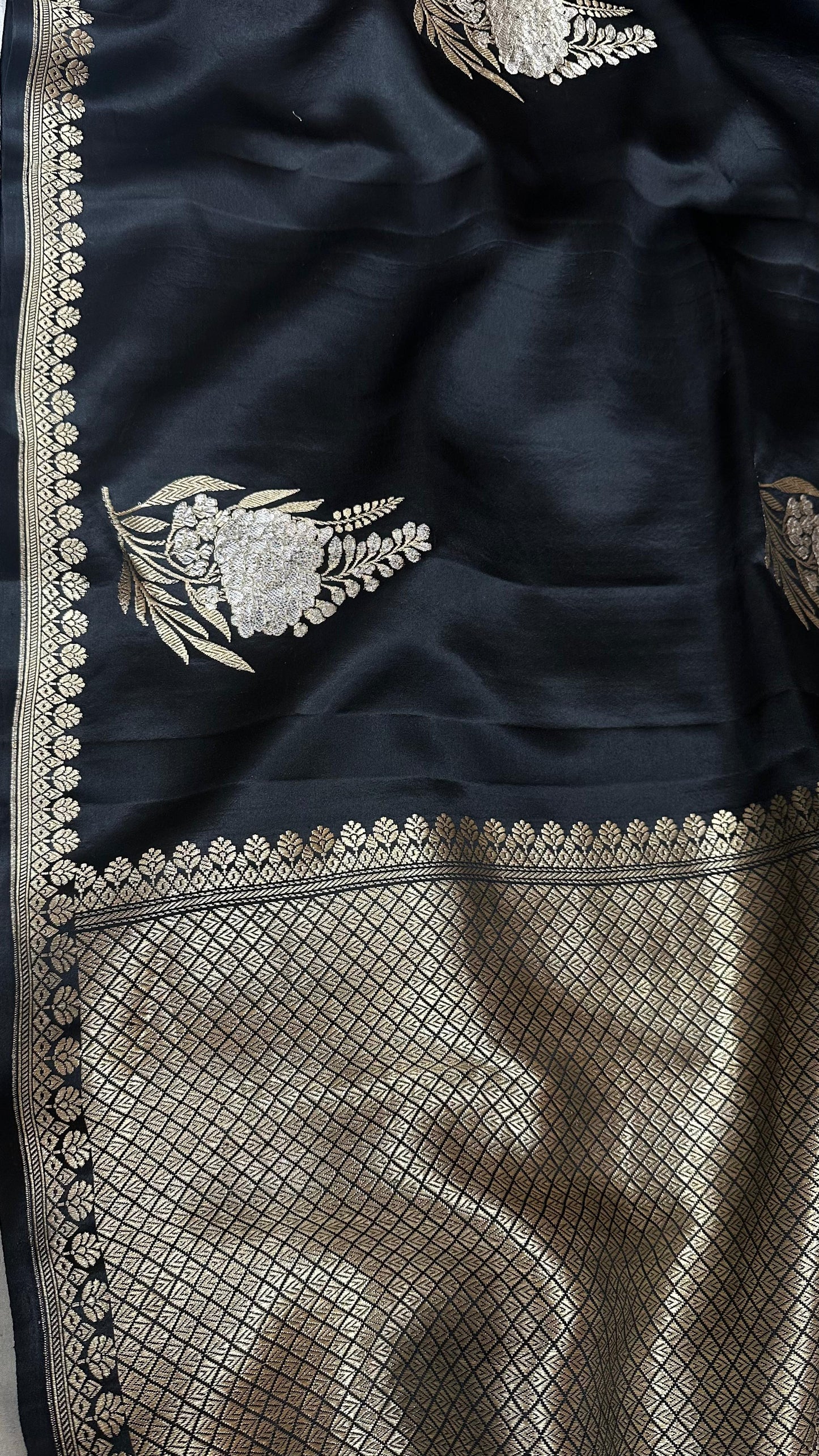 Premium black pure handloom banarasi kadhua silk sari