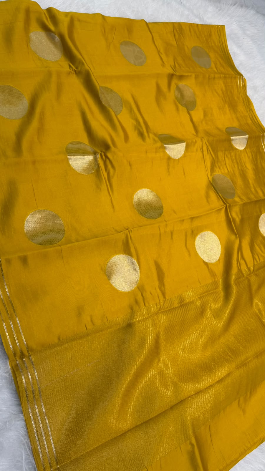 Handloom Pure Banarasi Dot Zari Buta Soft Silk Saree
