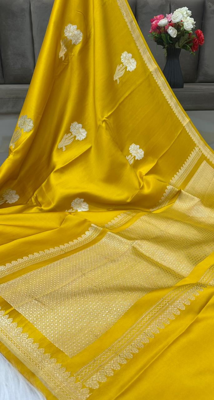 Pure Handloom Mashru Silk Zari Border Boota Banarasi Saree