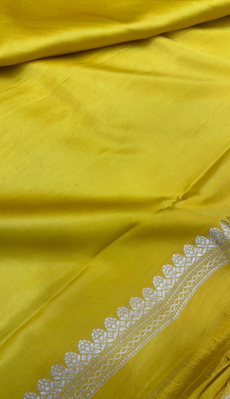 Pure Handloom Mashru Silk Zari Border Boota Banarasi Saree
