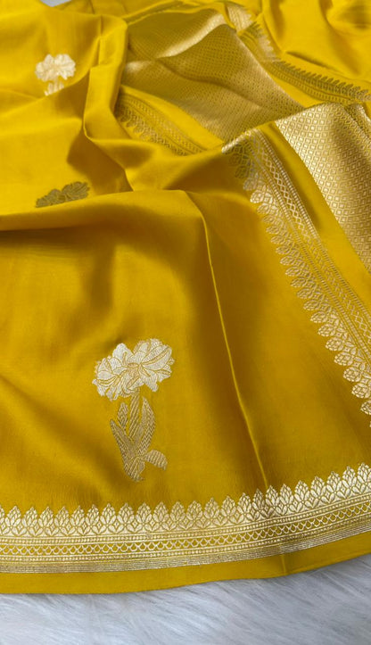 Pure Handloom Mashru Silk Zari Border Boota Banarasi Saree
