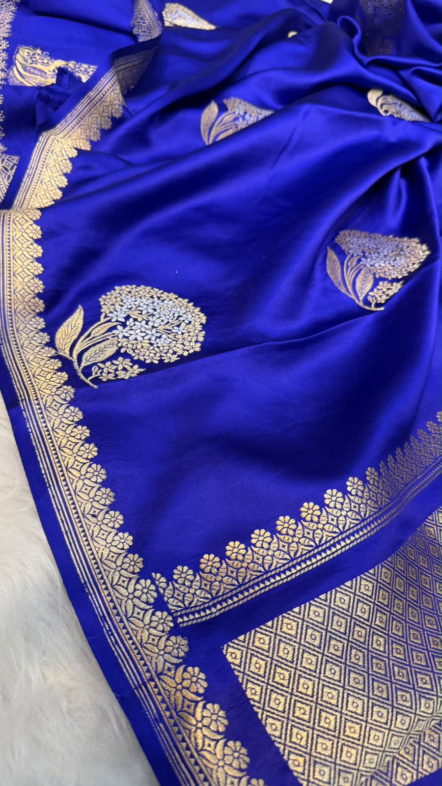 Handwoven Pure Mashru Silk Saree