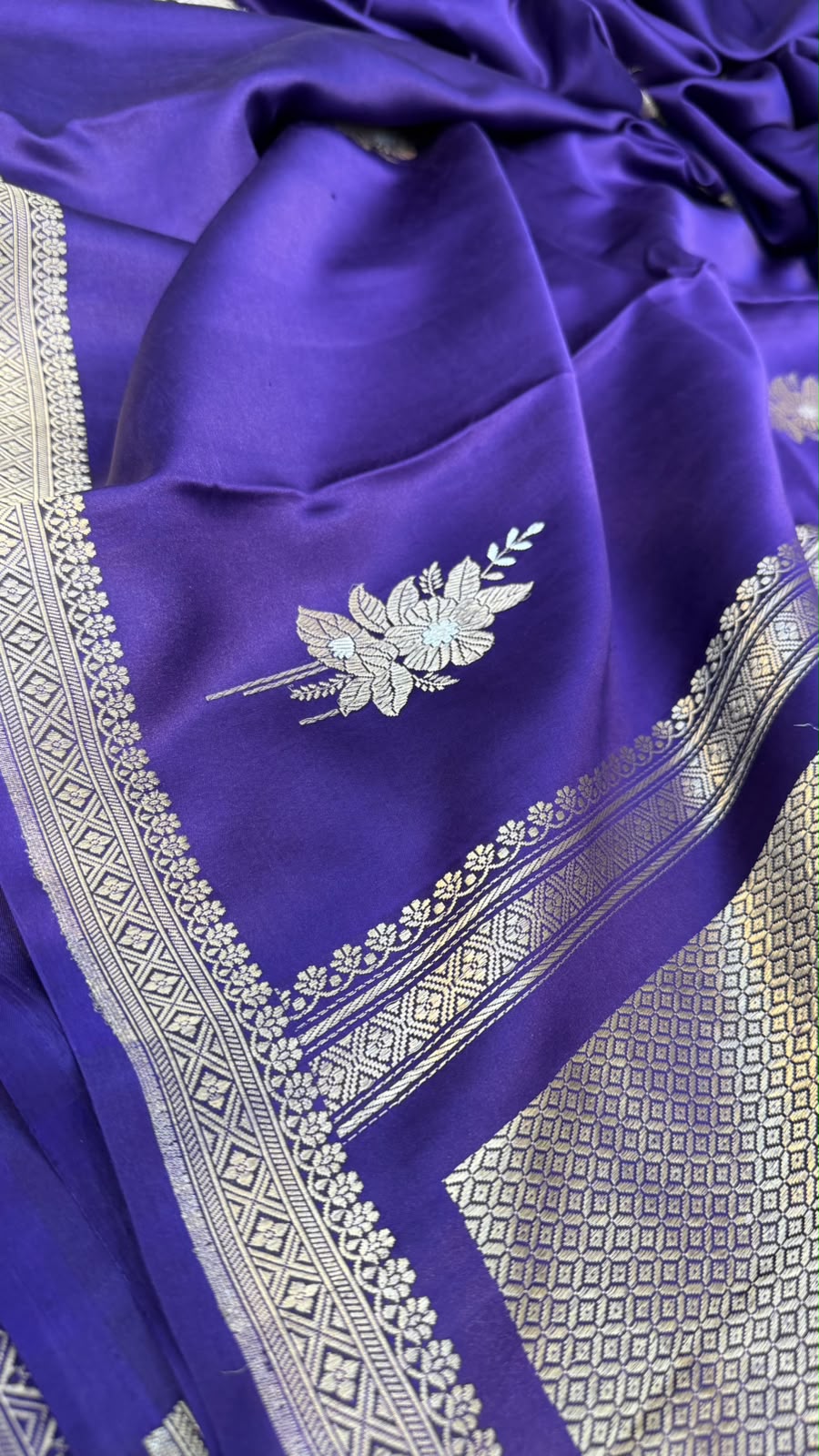 Handwoven Pure Mashru Silk Saree