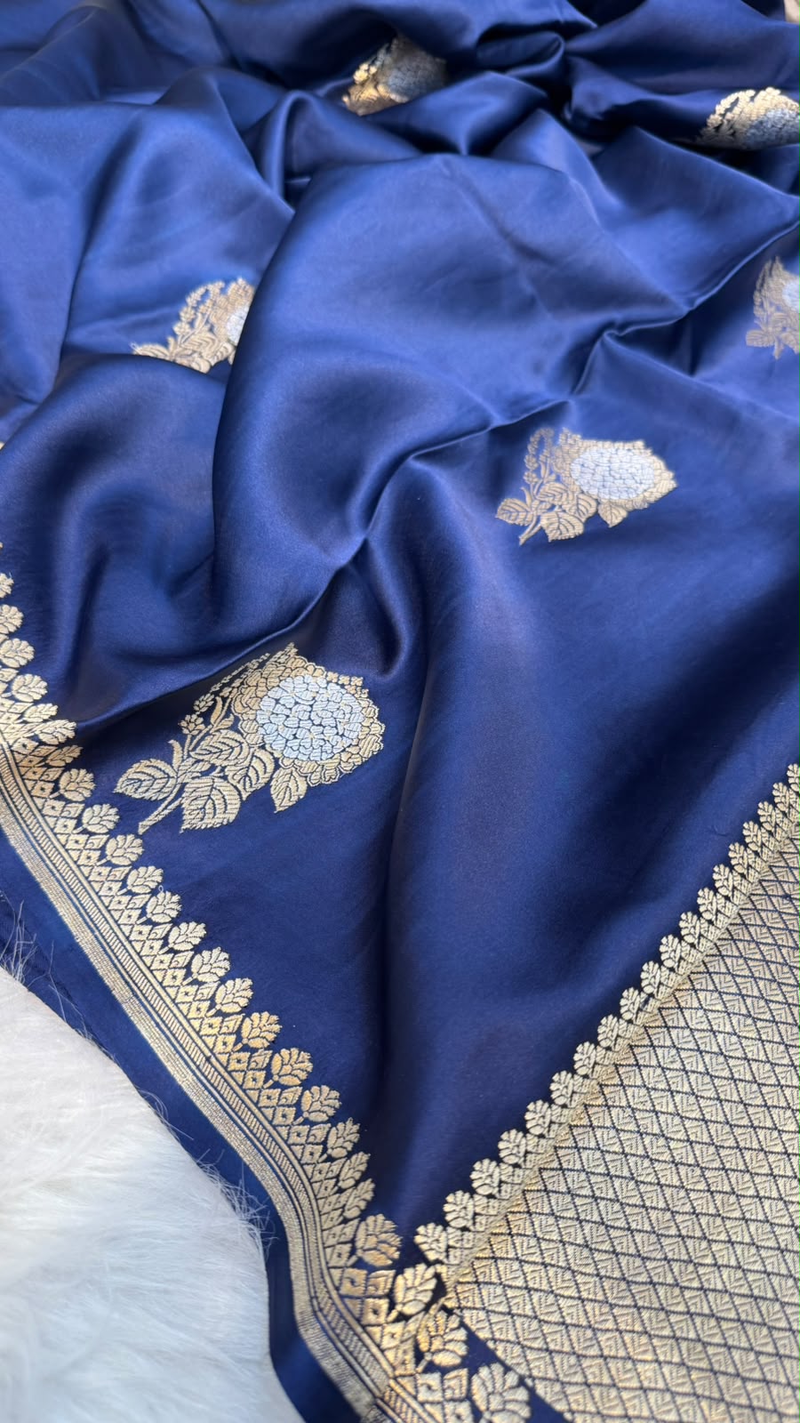 Handwoven Pure Mashru Silk Saree