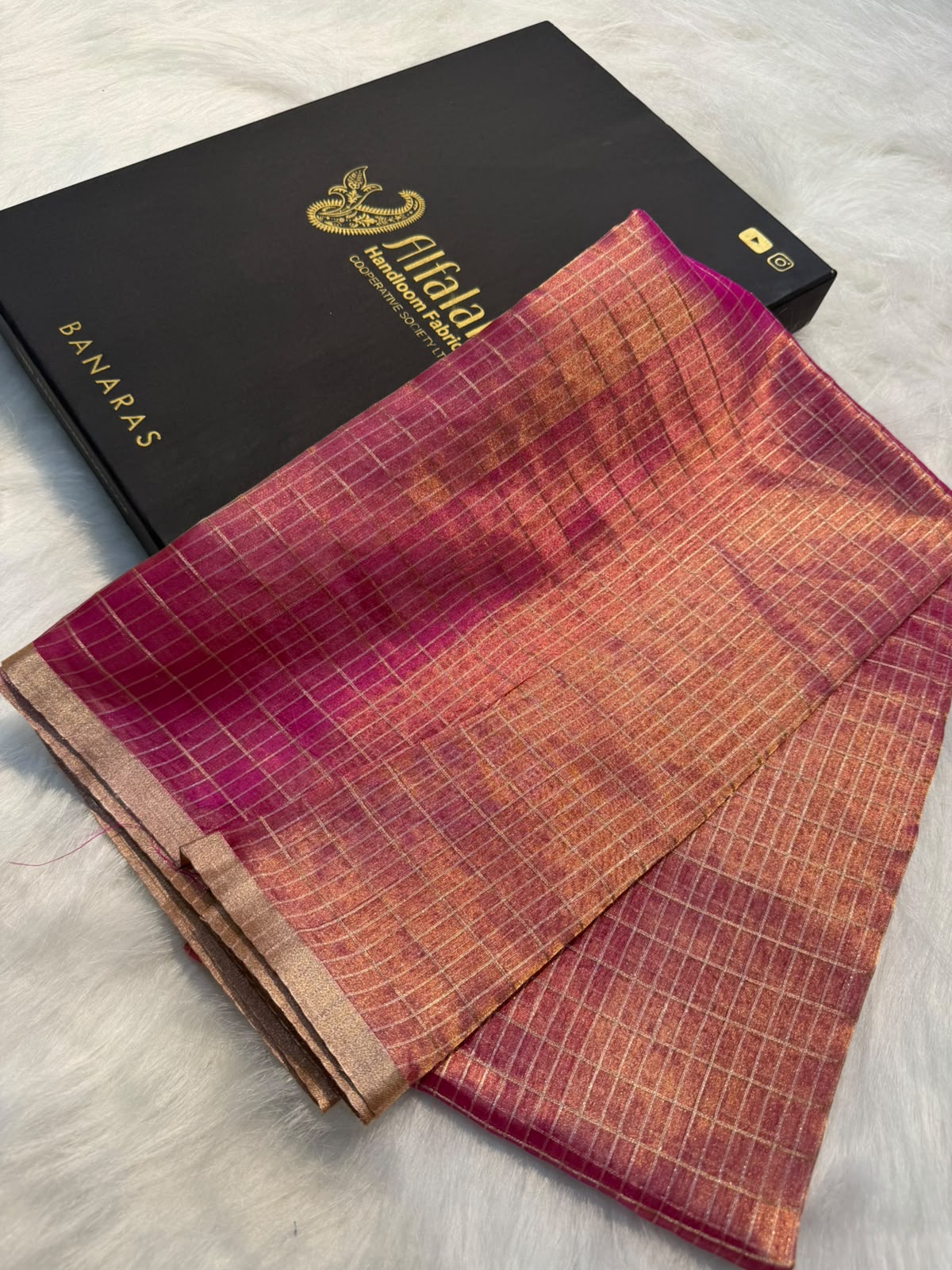 Pure Banarasi Checks Tissue Silk Munga Pallu Lace Border Saree