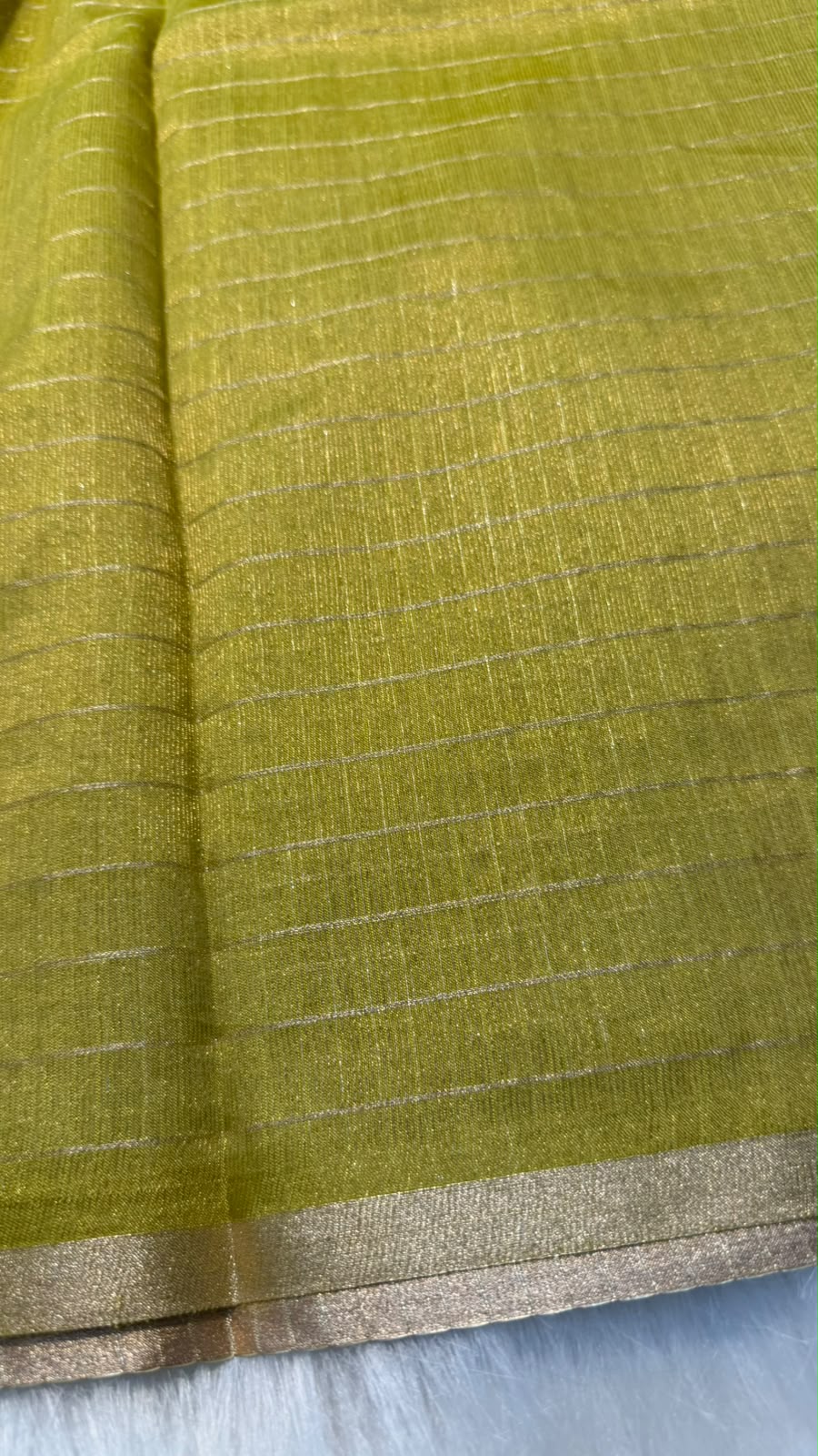 Pure Banarasi Checks Tissue Silk Munga Pallu Lace Border Saree