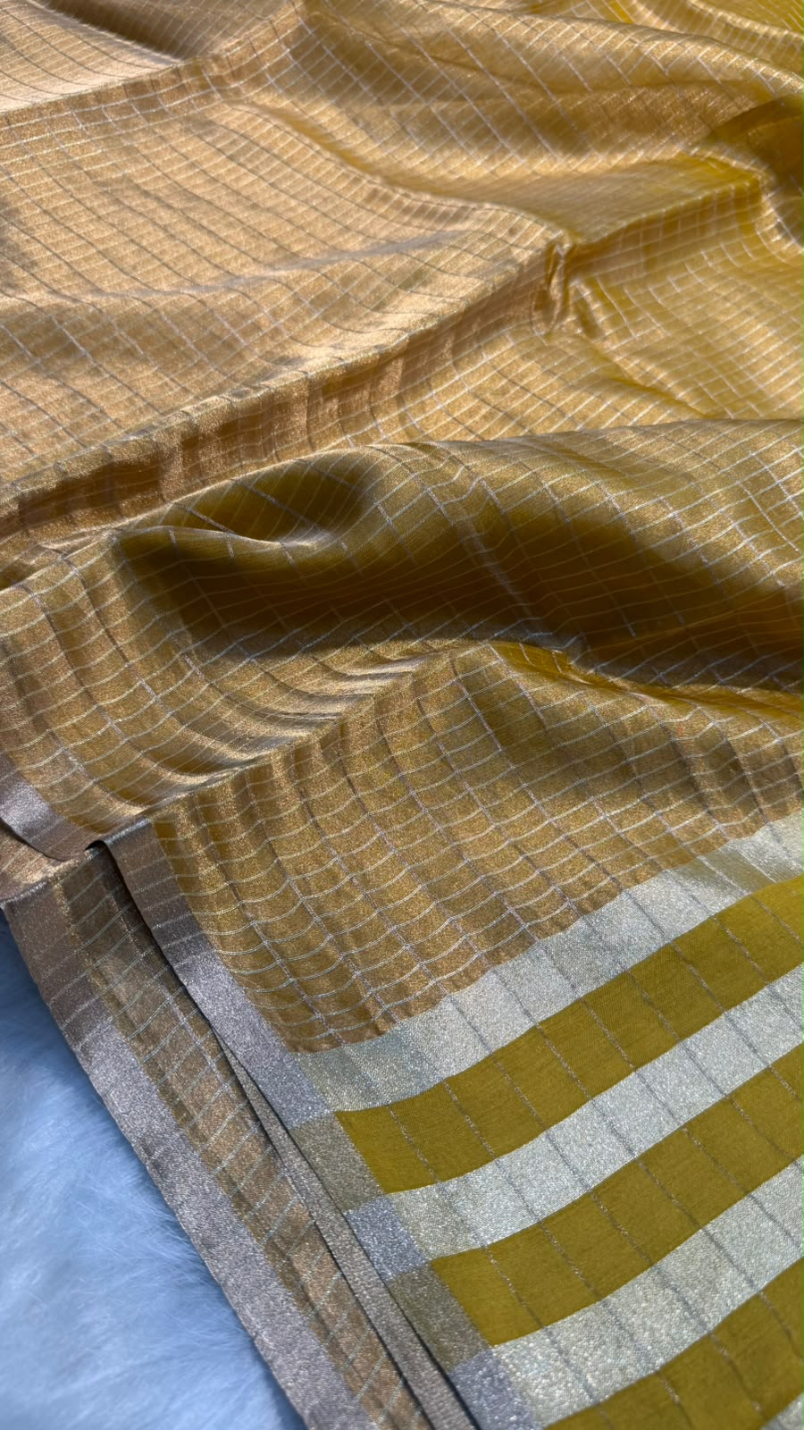 Pure Banarasi Checks Tissue Silk Munga Pallu Lace Border Saree
