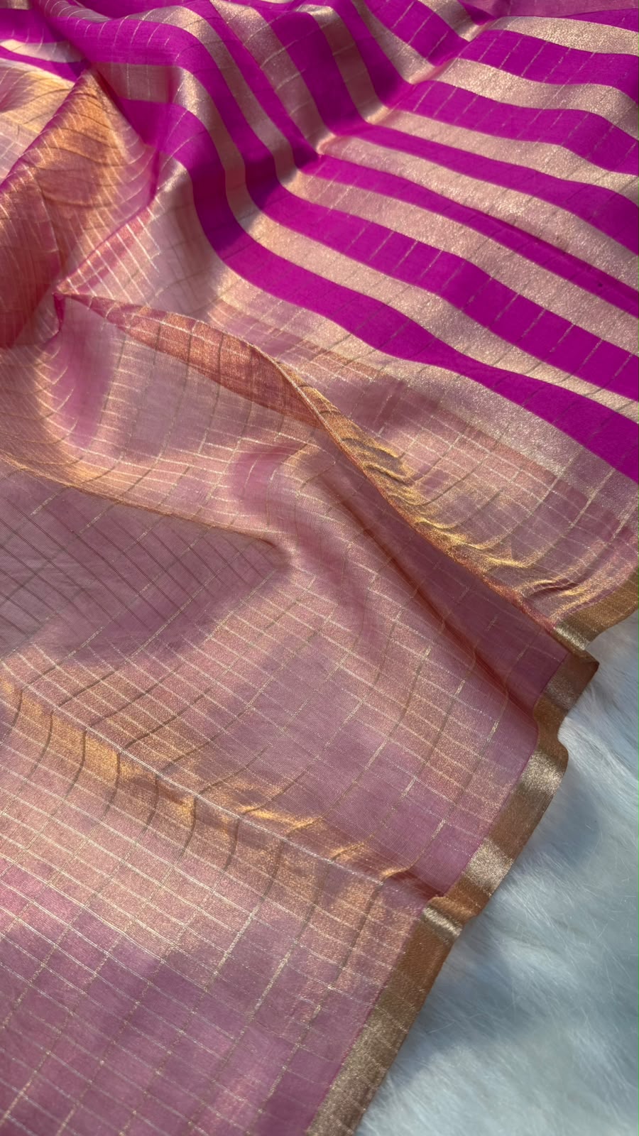 Pure Banarasi Checks Tissue Silk Munga Pallu Lace Border Saree