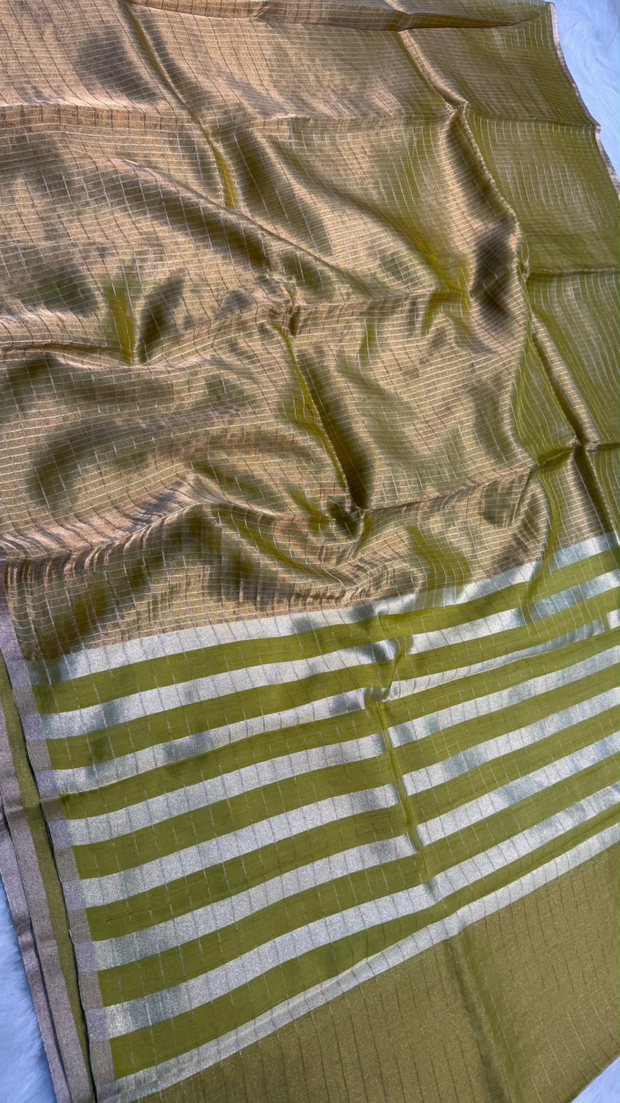 Pure Banarasi Checks Tissue Silk Munga Pallu Lace Border Saree