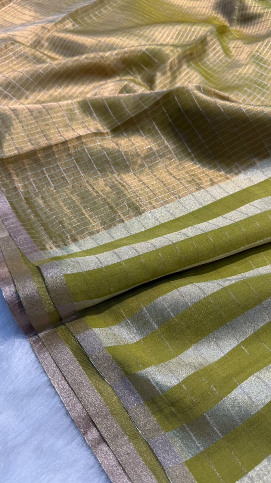 Pure Banarasi Checks Tissue Silk Munga Pallu Lace Border Saree