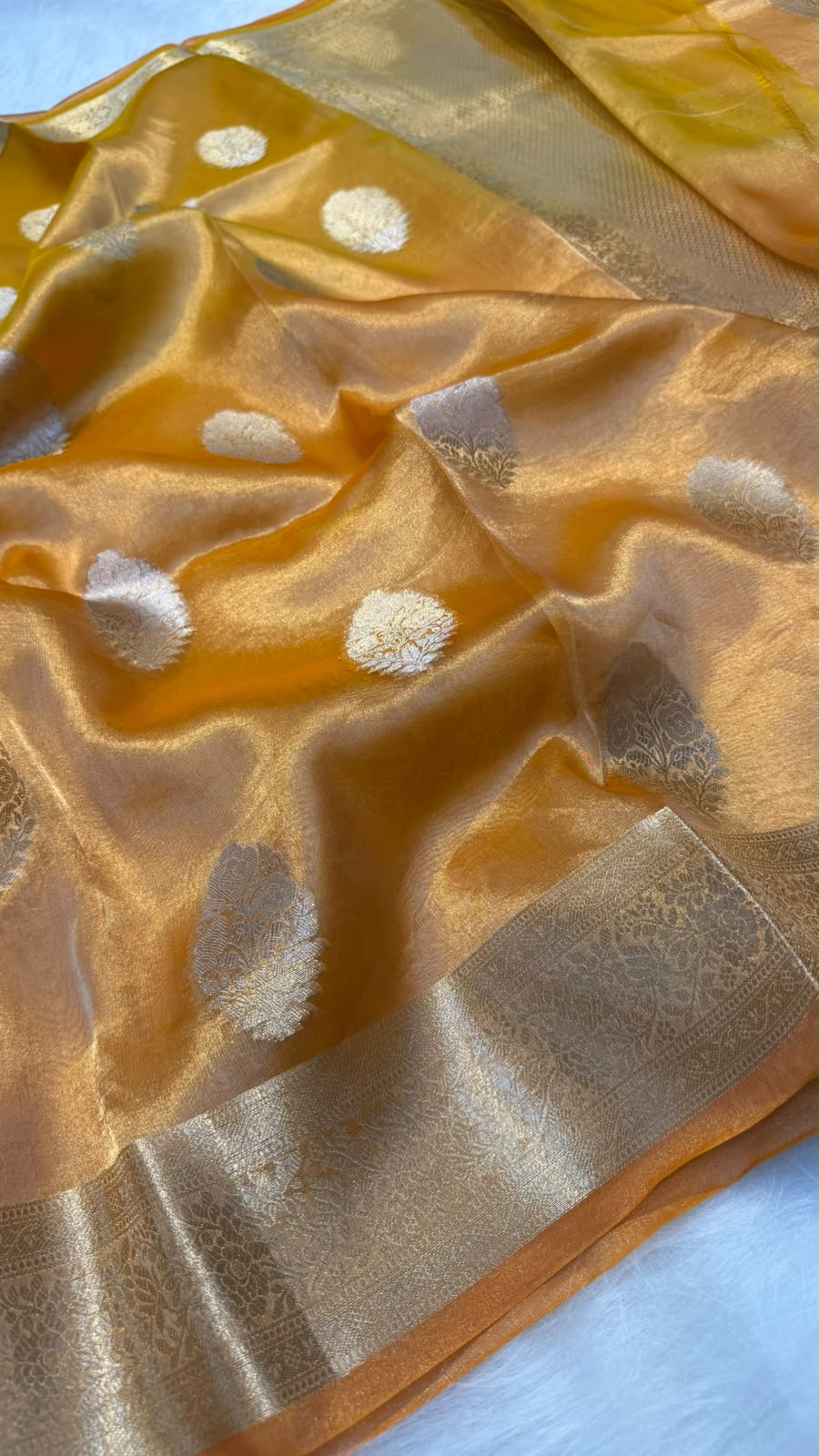 Pure Banarasi Tissue Silk Gold/Silver Zari Buta Shaded Saree