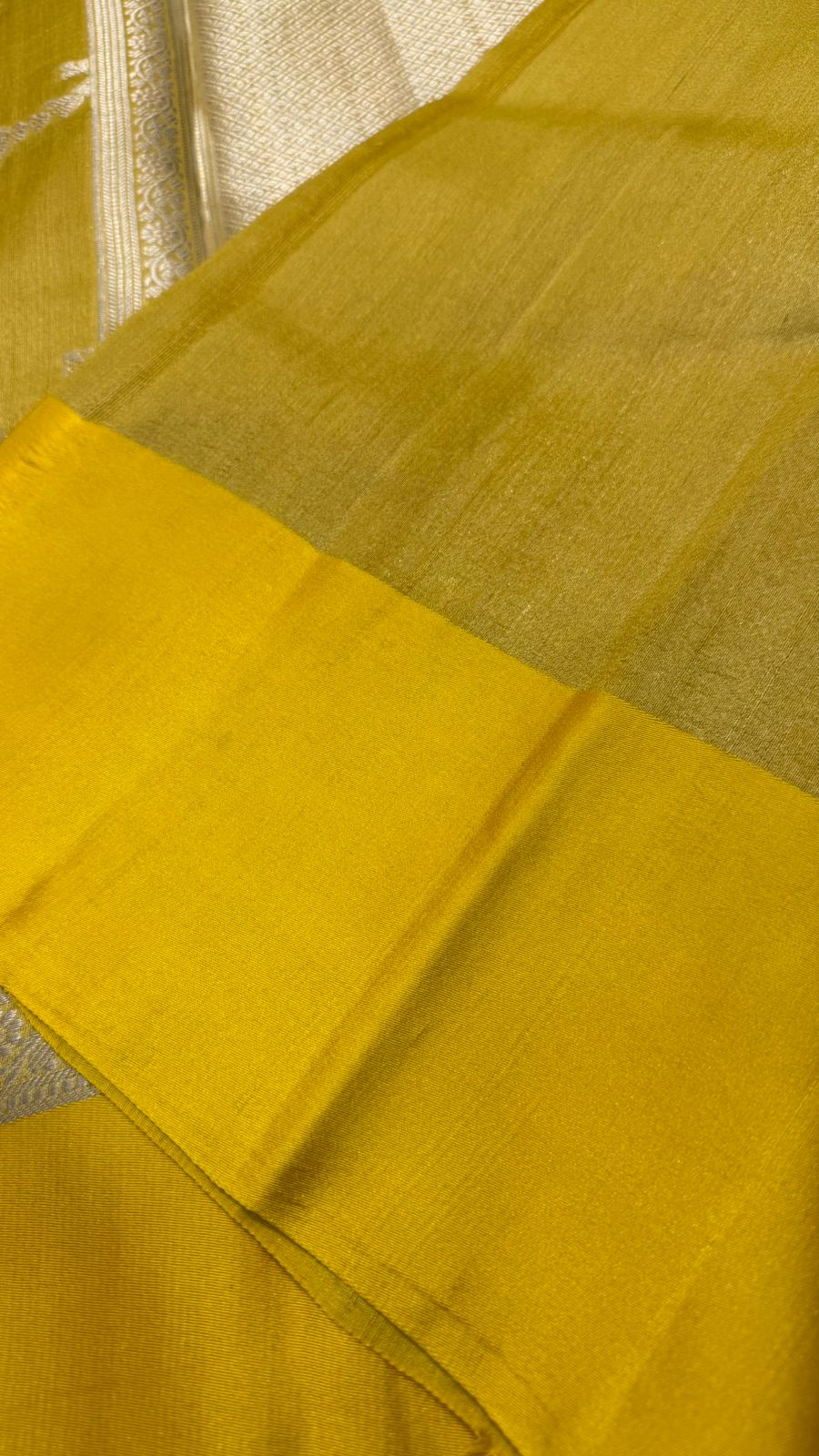 Handloom Banarasi Pure Tussar Silk Aada Design Mashru Border Saree