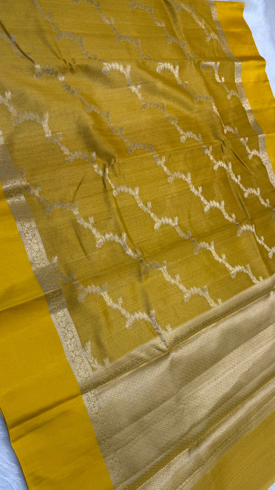 Handloom Banarasi Pure Tussar Silk Aada Design Mashru Border Saree