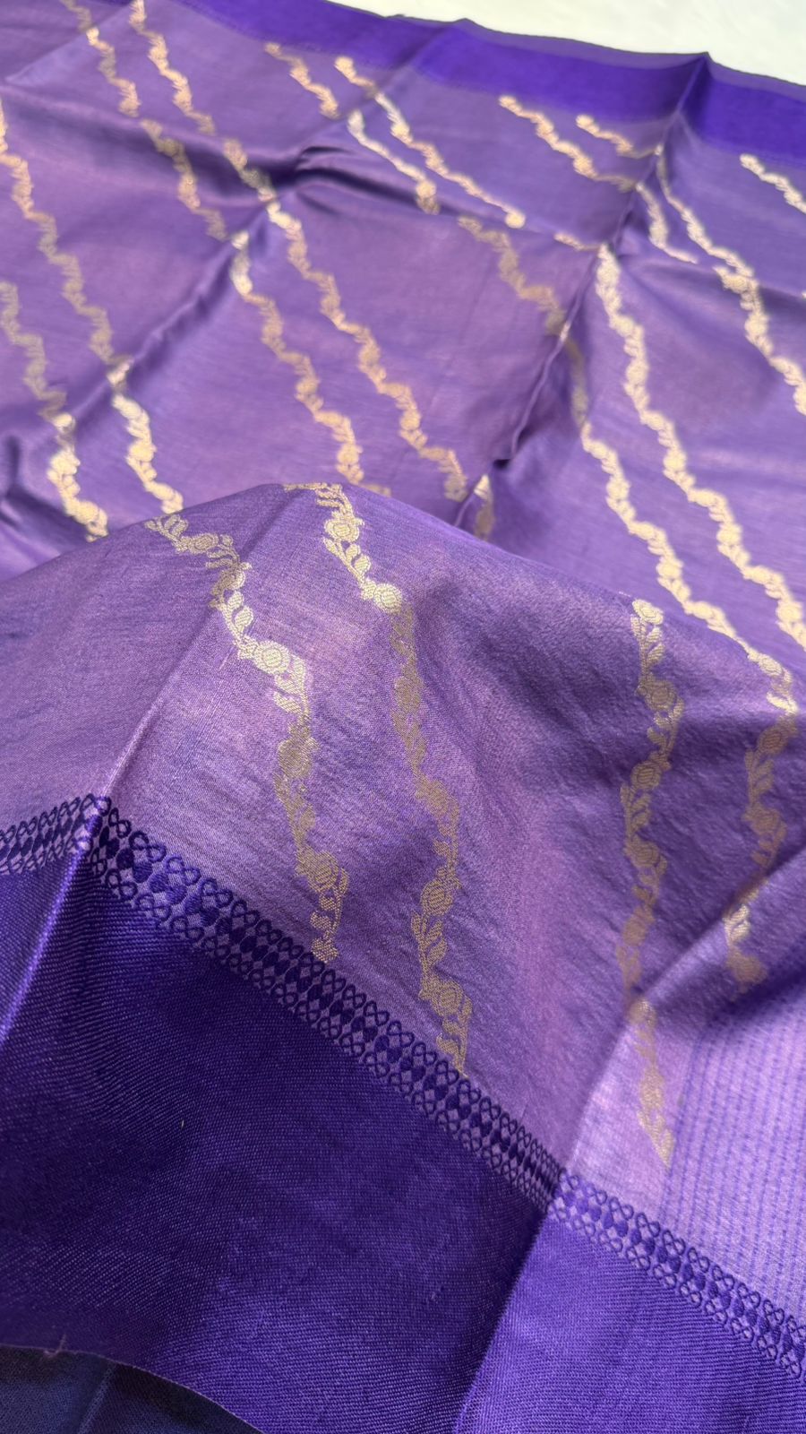 Handloom Banarasi Pure Tussar Silk Aada Design Katan Border Sare