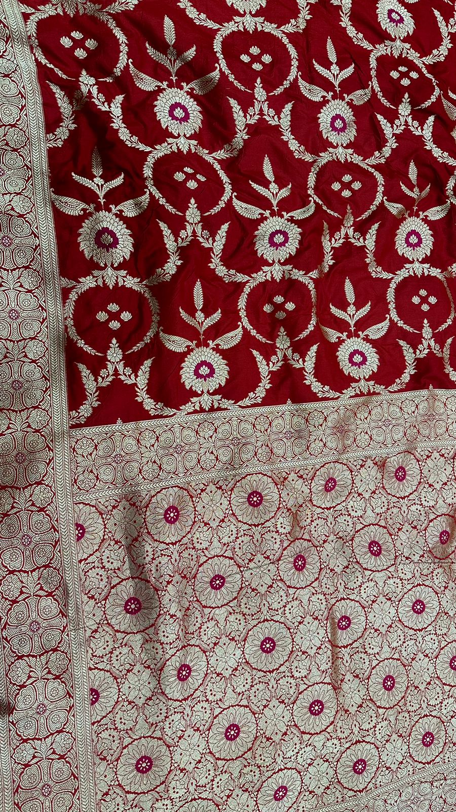 Handloom Pure Banarasi saree Katan Silk meenedar work...Red color