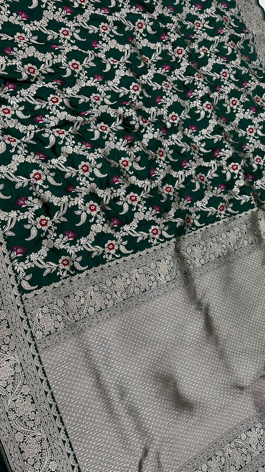 Handloom Pure Banarasi saree Katan Silk meenedar work...Bottle green color