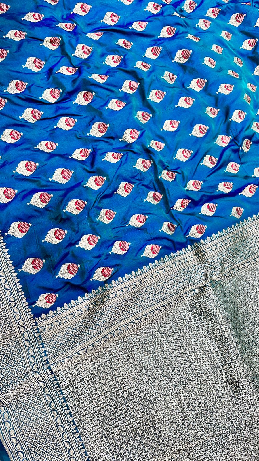 Handloom Pure Banarasi Katan Silk meenedar work saree...Peacock blue color