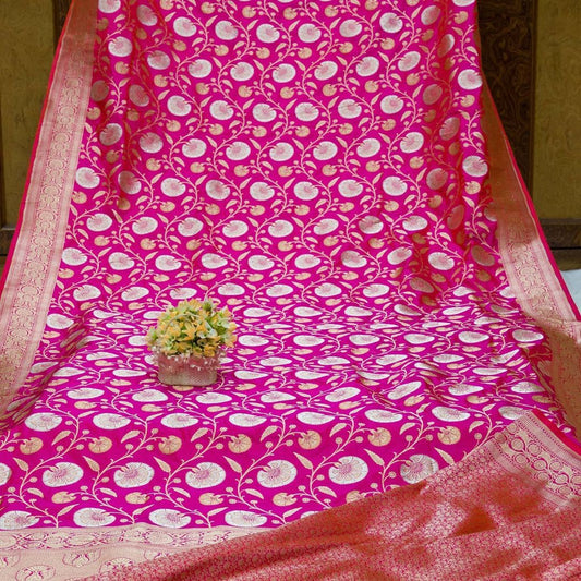 Handloom Pure Banarasi Katan silk Tilfi work saree...Rani color